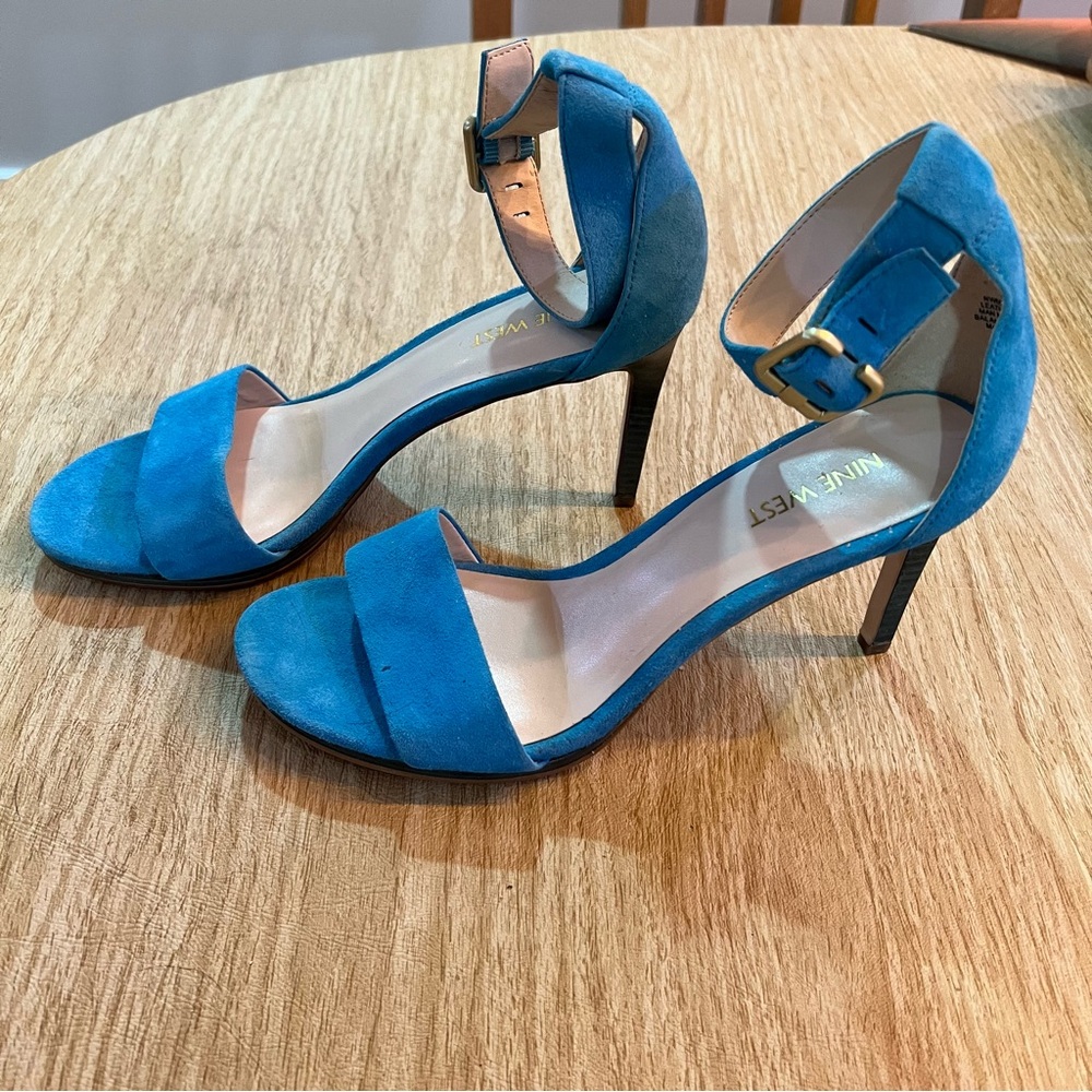 Nine West Turquoise Suede Heels Size 7.5 – Statement / Bold Color